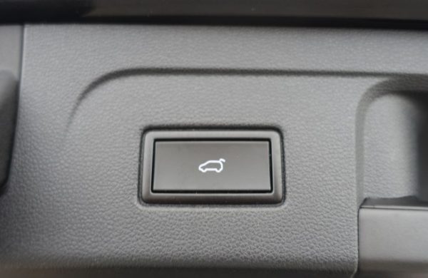 Volkswagen Touran 2.0 TDi Comfortline LED SVĚTLA, nabídka cbe390ac-f09d-47c2-a183-4c8280241ae5