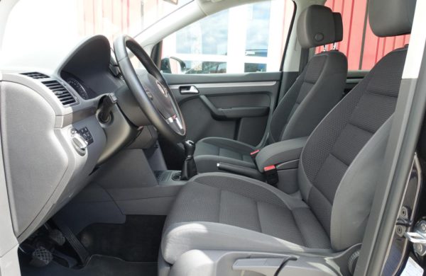 Volkswagen Touran 2.0 TDi CZ NAVI, VYHŘ. SEDADLA, nabídka A112/19