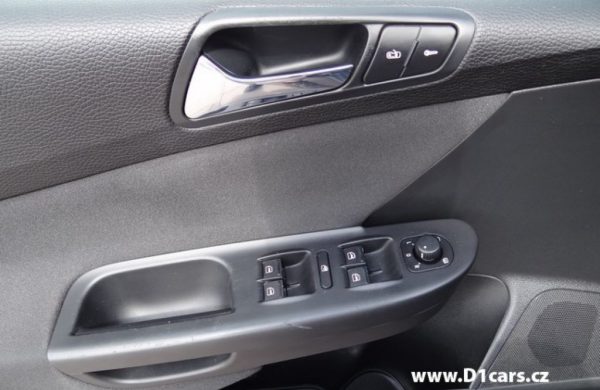 Volkswagen Passat 2.0 TDi Sportline VYHŘÍVANÁ SEDADLA, nabídka A115/16