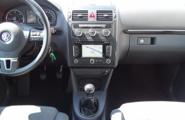 Volkswagen Touran 2.0 TDi Highline NEZ.TOPENÍ, KAMERA, nabídka A122/18