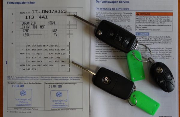 Volkswagen Touran 2.0 TDi Highline NEZ.TOPENÍ, KAMERA, nabídka A122/18