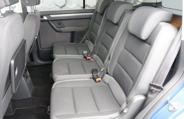 Volkswagen Touran 2.0 TDi Comfortline VYHŘ. SEDADLA, nabídka A130/20