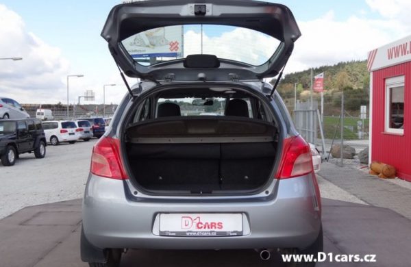 Toyota Yaris 1.0i KLIMA,2.MAJITEL,SERVISNÍ KNIHA, nabídka A137/15