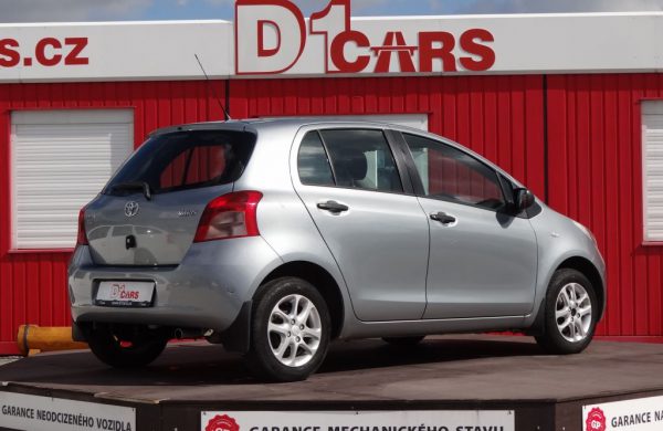 Toyota Yaris 1.0i KLIMA,2.MAJITEL,SERVISNÍ KNIHA, nabídka A137/15