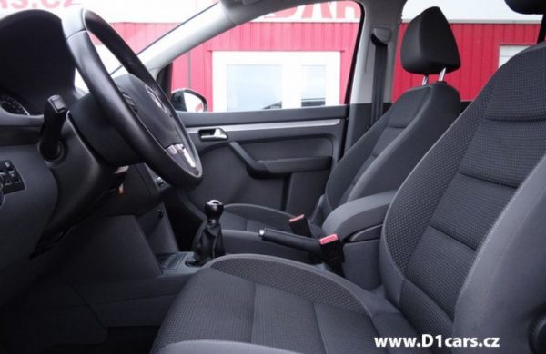 Volkswagen Touran 2.0 TDi CR NAVIGACE, PARKOVACÍ KAMERA, nabídka A147/14