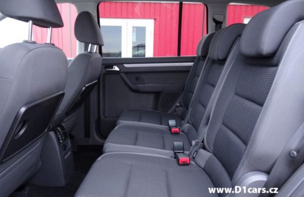 Volkswagen Touran 2.0 TDi CR NAVIGACE, PARKOVACÍ KAMERA, nabídka A147/14