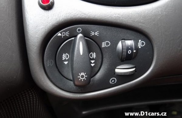 Ford Focus 1.6i 16V GHIA, nabídka A157/16