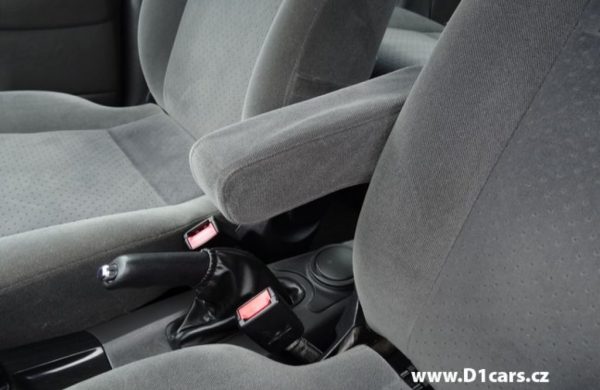 Ford Focus 1.6i 16V GHIA, nabídka A157/16