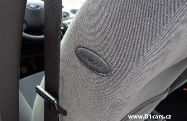 Ford Focus 1.6i 16V GHIA, nabídka A157/16
