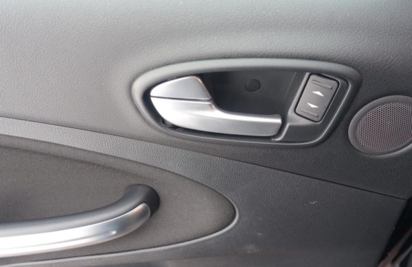Ford S-MAX 2.0 TDCi 120kW ZIMNÍ PAKET, NAVI CZ, nabídka A15/19