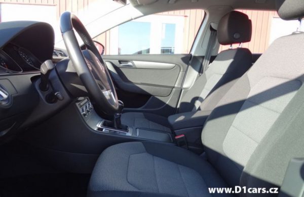 Volkswagen Passat 2.0 TDi Comfortline CZ NAVIGACE, nabídka A162/16