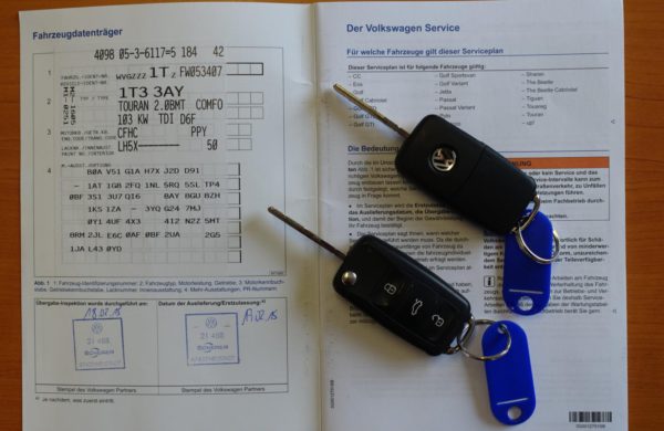 Volkswagen Touran 2.0 TDi DSG 7 MÍST CUP, BI-XENONY, nabídka A178/19