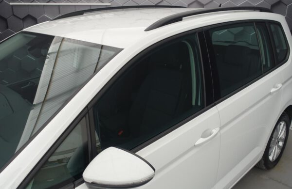 Volkswagen Touran 2.0 TDi ACC TEMPOMAT TAŽNÉ ZAŘÍZENÍ, nabídka A193/21