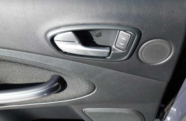 Ford S-MAX 2.0TDCi Titanium XENONY,ZIMNÍ PAKET, nabídka A19/19