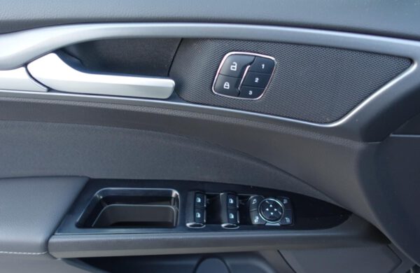 Ford Mondeo 2.0 TDCi Titanium LED SVĚTLA, SYNC3, nabídka A243/20