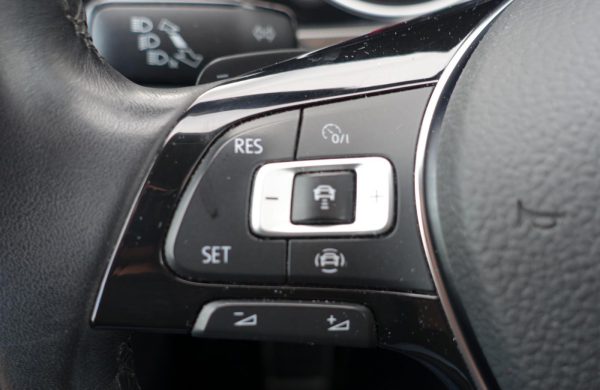 Volkswagen Touran 2.0 TDi DSG 7 MÍST XENONY NOVÉ PNEU, nabídka A252/21