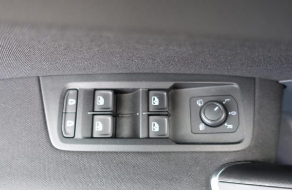 Volkswagen Touran 2.0 TDi DSG 7 MÍST XENONY NOVÉ PNEU, nabídka A252/21