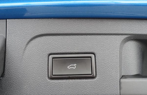 Volkswagen Touran 2.0 TDi DSG 7 MÍST XENONY NOVÉ PNEU, nabídka A252/21