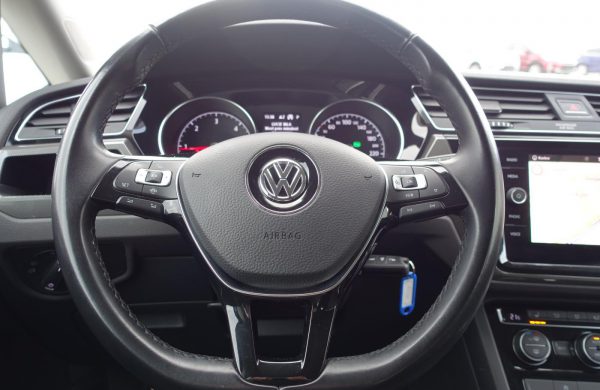 Volkswagen Touran 2.0 TDi DSG 7 MÍST XENONY NOVÉ PNEU, nabídka A252/21