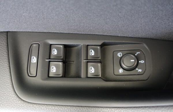 Volkswagen Passat 2.0TDi Comfotline, DSG, nabídka A26/21