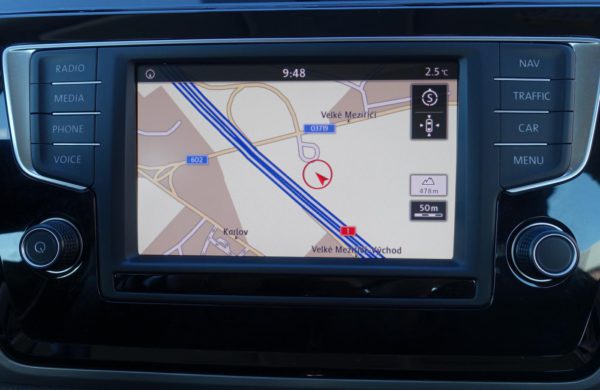 Volkswagen Touran 2.0 TDi DSG CZ NAVI, VYHŘ. SEDADLA, nabídka A27/20