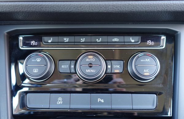 Volkswagen Touran 2.0 TDi DSG CZ NAVI, VYHŘ. SEDADLA, nabídka A27/20