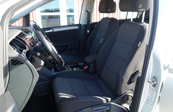 Volkswagen Touran 2.0 TDi DSG CZ NAVI, VYHŘ. SEDADLA, nabídka A27/20
