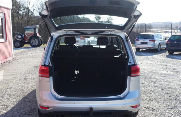 Volkswagen Touran 2.0 TDi DSG CZ NAVI, VYHŘ. SEDADLA, nabídka A27/20