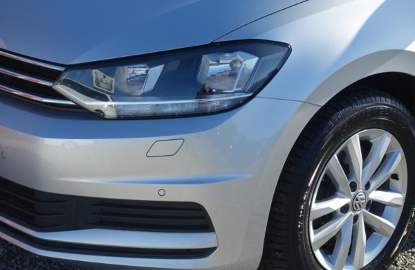Volkswagen Touran 2.0 TDi DSG CZ NAVI, VYHŘ. SEDADLA, nabídka A27/20