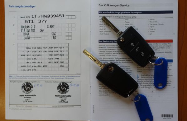 Volkswagen Touran 2.0 TDi DSG CZ NAVI, VYHŘ. SEDADLA, nabídka A27/20