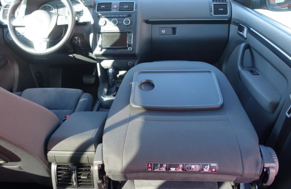 Volkswagen Touran 2.0 TDI Highline DSG NAVI, WEBASTO, nabídka A33/19