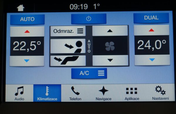 Ford S-MAX 2.0 TDCi Business, LEDsvětla, SYNC3, nabídka A33/21