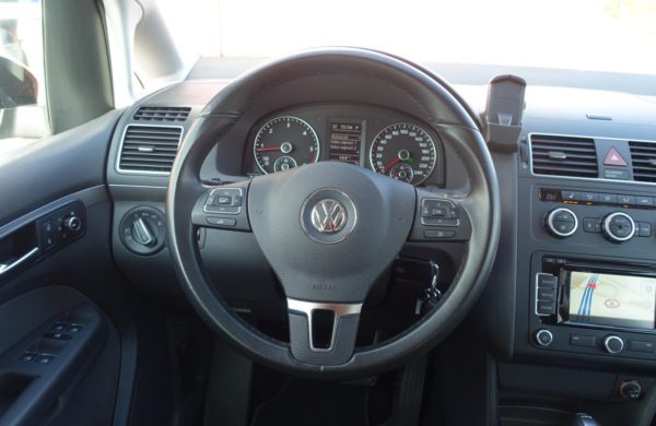 Volkswagen Touran 2.0 TDi DSG, NEZÁVISLÉ TOPENÍ, NAVI, nabídka A35/19