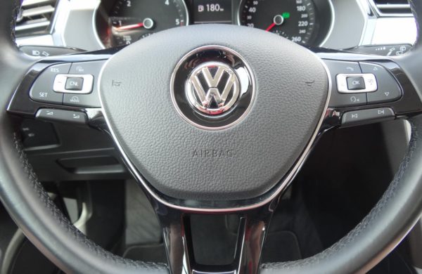 Volkswagen Passat 2.0 TDi DSG LED SVĚTLOMETY,NAVIGACE, nabídka A39/18