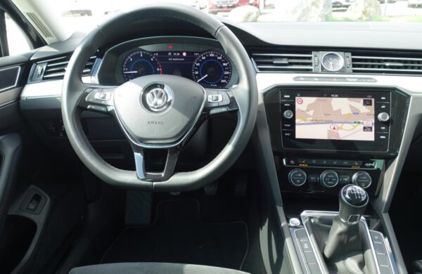 Volkswagen Passat 2.0 TDi Highline INFO ACTIVE, nabídka A46/22