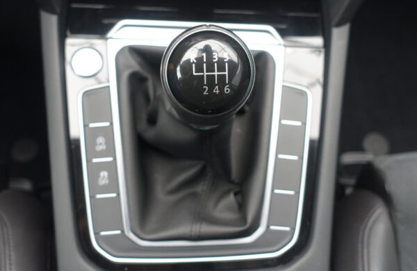 Volkswagen Passat 2.0 TDi Highline 140 kW Bi-XENONY, nabídka A49/21