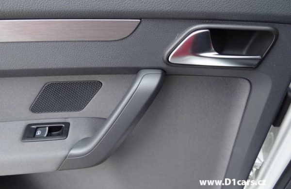 Volkswagen Touran 2.0 TDi CR Comfortline VYHŘ.SEDADLA, nabídka A50/15