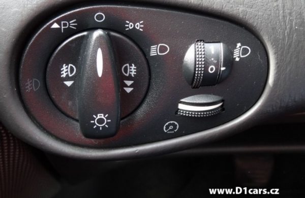 Ford Focus 1.6 16V Ghia DIGITÁLNÍ KLIMATIZACE, nabídka A51/16