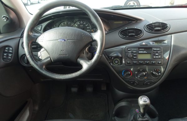 Ford Focus 1.6 16V GHIA, nabídka A51/20