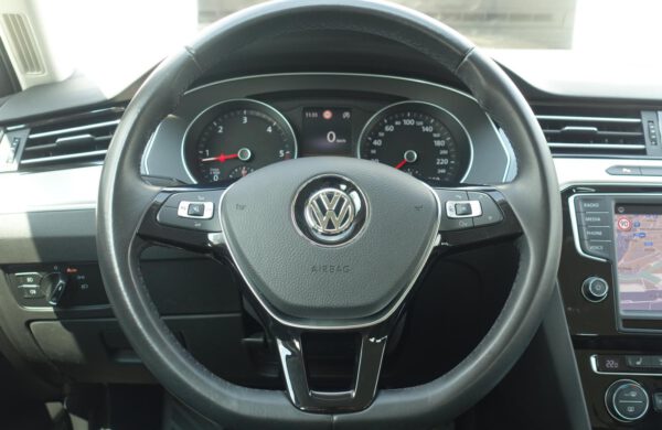 Volkswagen Passat 2.0 TDi Highline R-LINE, Bi-Xenony, nabídka A5/21