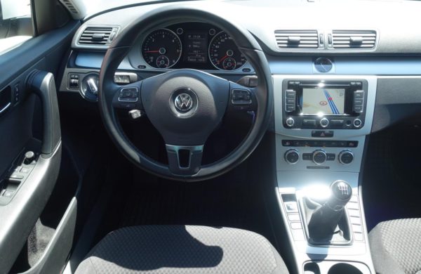 Volkswagen Passat 2.0 TDi CZ NAVIGACE, VYHŘ. SEDADLA, nabídka A62/19