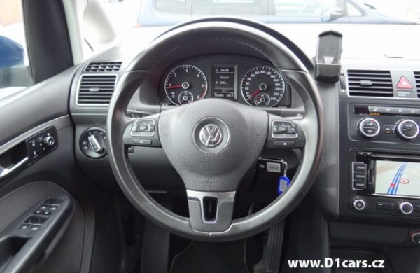 Volkswagen Touran 2.0 TDi 7 MÍST Comfortline NAVIGACE, nabídka A64/17