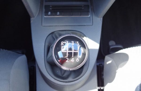 Volkswagen Touran 1.6TDi Comfortline NAVI, PARKOVACÍ KAMERA, nabídka A69/15