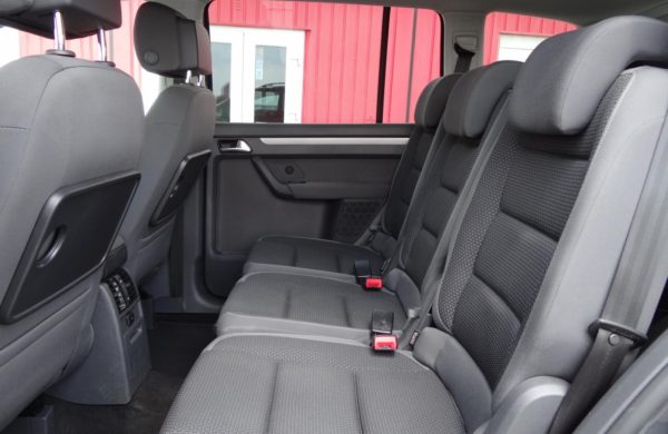 Volkswagen Touran 2.0 TDi Comfort NAVI, VYHŘ. SEDADLA, nabídka A69/18