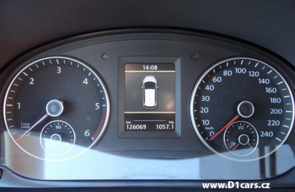 Volkswagen Touran 2.0 TDi Highline BI-XENONY, CZ NAVI, nabídka A75/17