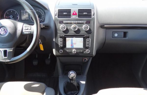 Volkswagen Touran 2.0 TDi Highline BI-XENONY, CZ NAVI, nabídka A75/17