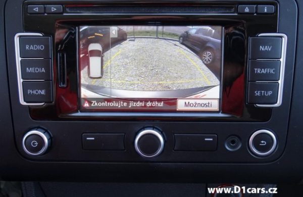 Volkswagen Touran 2.0 TDi Highline BI-XENONY, CZ NAVI, nabídka A75/17
