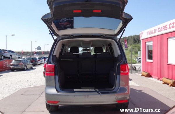 Volkswagen Touran 2.0 TDi Highline BI-XENONY, CZ NAVI, nabídka A75/17