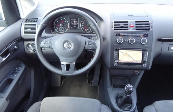 Volkswagen Touran 2.0 TDi Highline CZ NAVI, KAMERA, nabídka A81/18