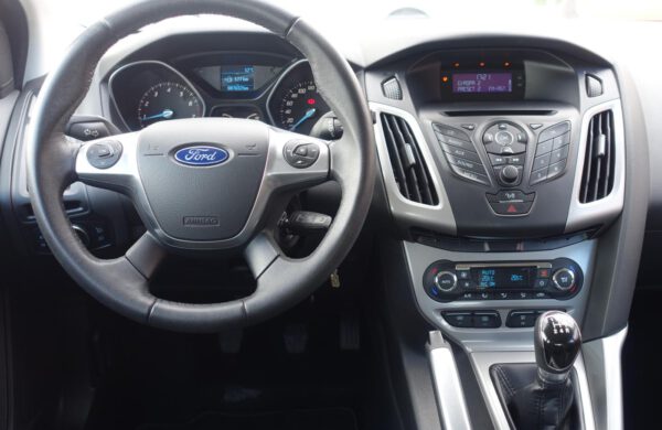 Ford Focus 1.6 16V, Automatické parkování, nabídka A86/20